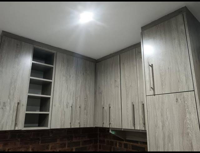 2 BEDROOM PROPERTY TO RENT IN NEWLANDS WEST